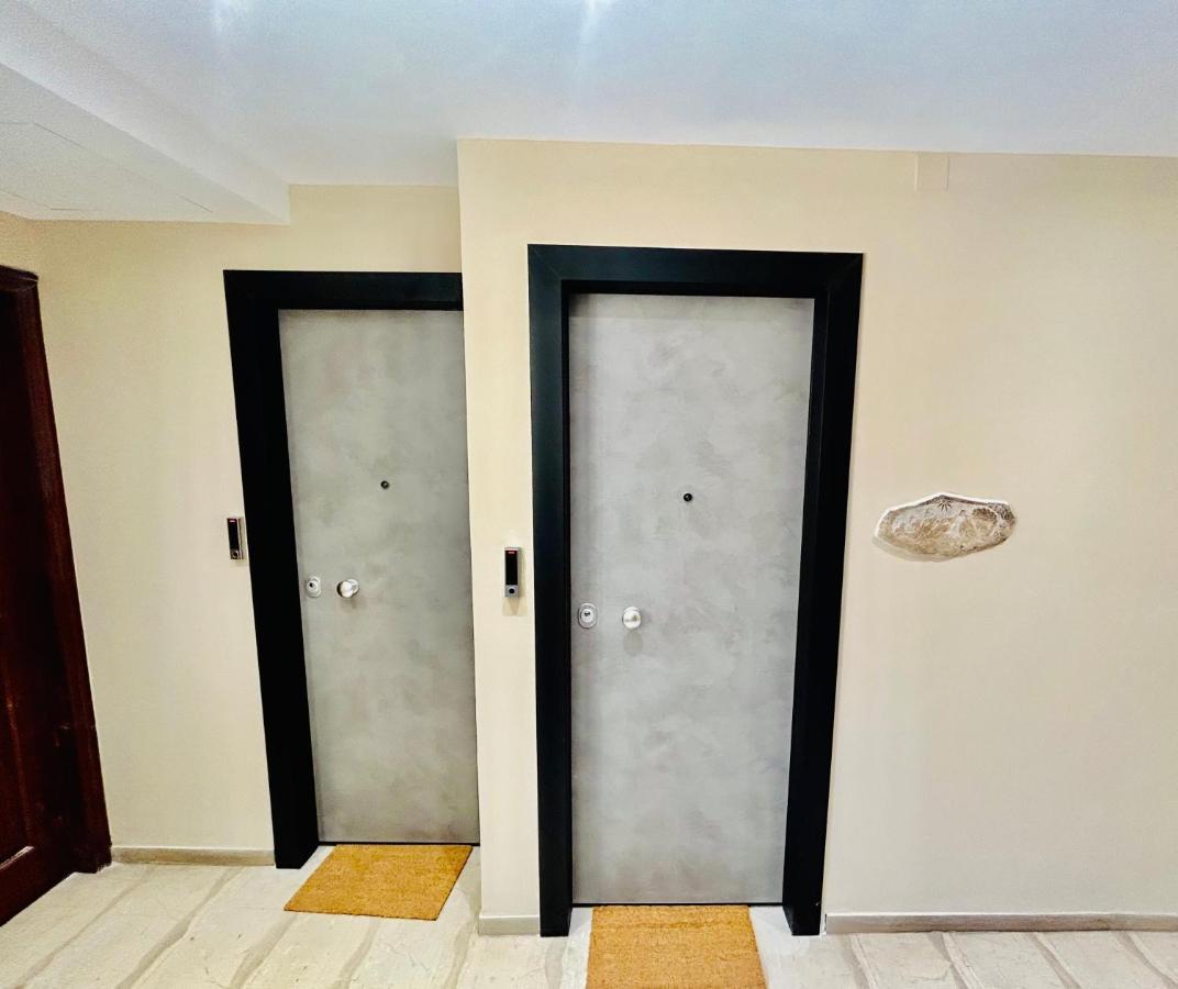 Port Twins Suites No1 Pireu Exterior foto