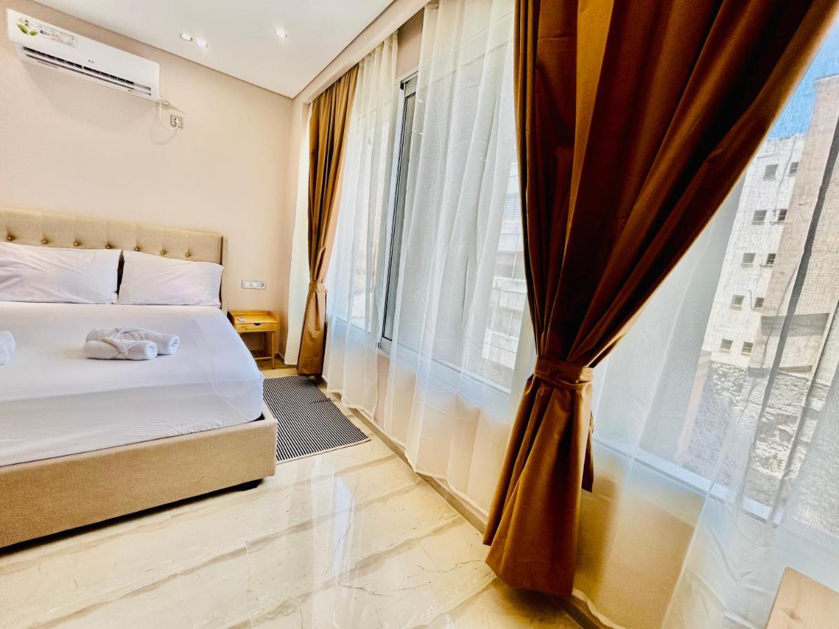 Port Twins Suites No1 Pireu Exterior foto