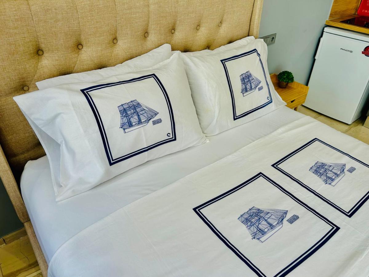 Port Twins Suites No1 Pireu Exterior foto